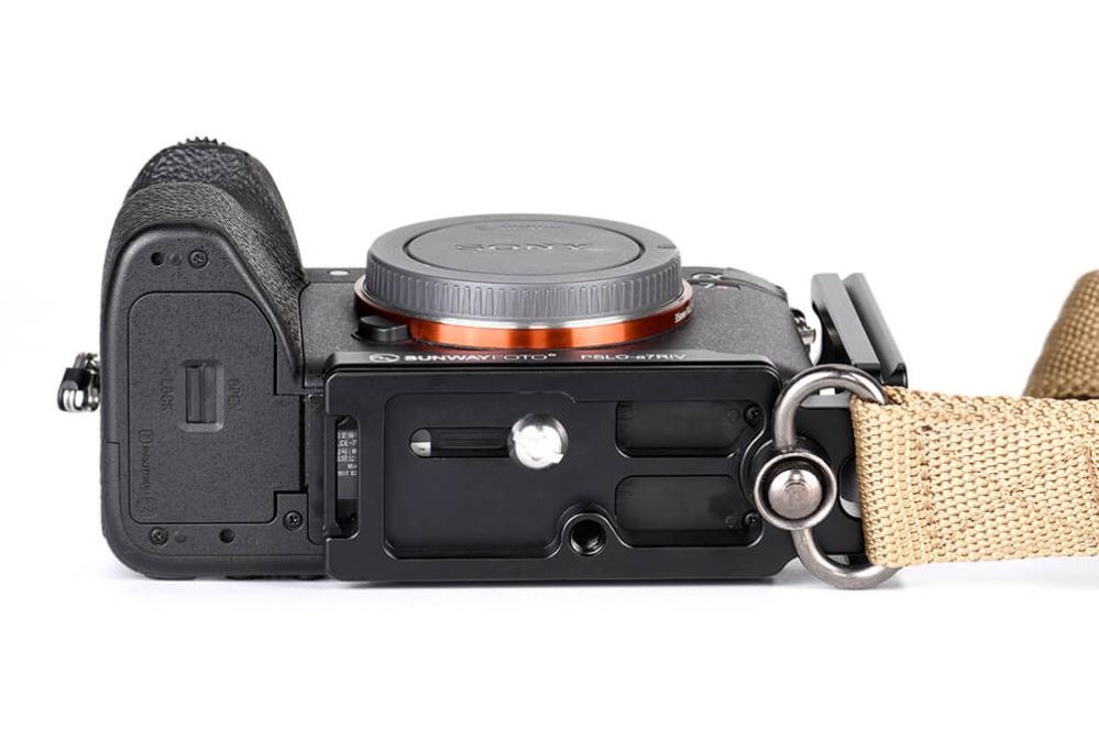 Sunwayfoto Sunwayfoto L-Bracket for Sony A7R IV & A9II med QD-uttak