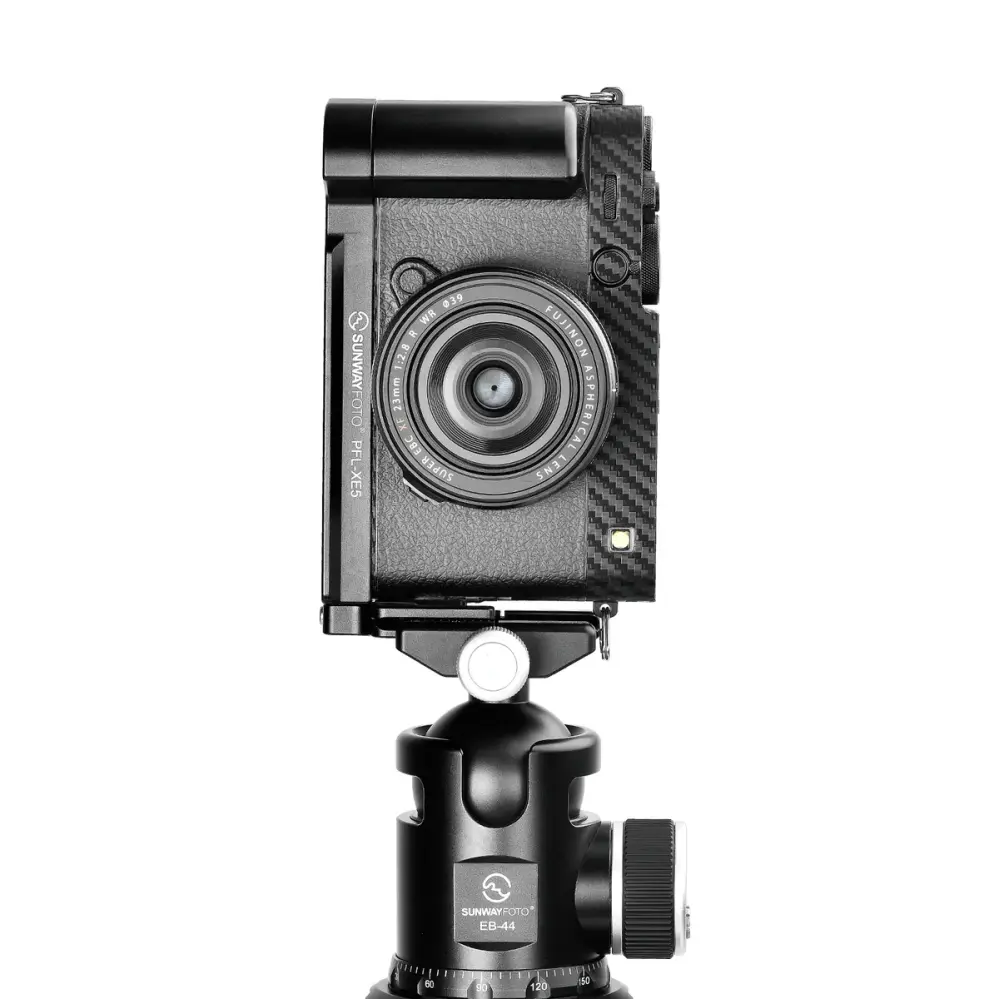  Sunwayfoto L-brakett med håndgrep for Fujifilm X-E5 (PFL-XE5) Rask levering fra Sverige.