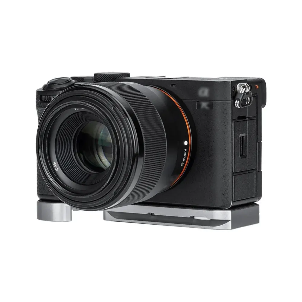  C Grep/Bracket for Sony A7C II og A7C R med rom for AirTag Rask levering fra Sverige.