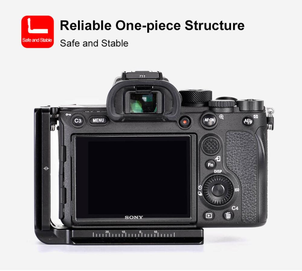 Sunwayfoto Sunwayfoto L-Bracket for Sony A7R IV & A9II med QD-uttak