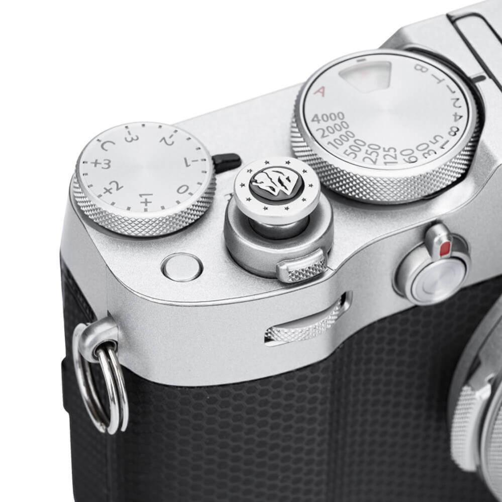  JJC SRB-F11 Avtrekkerknapp – Sølv med fjellmotiv og stjerner Rask levering fra Sverige.