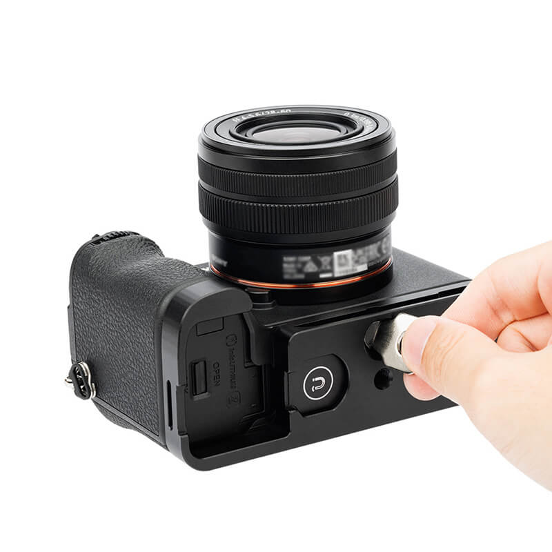 JJC JJC Grep/Bracket for Sony A7C II A7C R med rom for AirTag