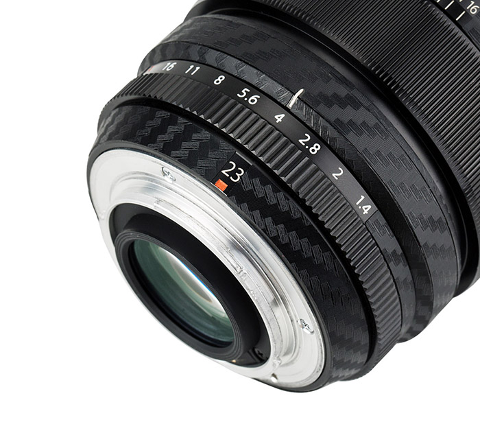 Kiwifotos Kiwifotos Skin for Fujifilm XF 23mm f/1.4 R - Svart karbonfiberfilm