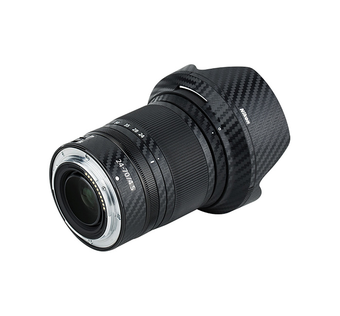 Kiwifotos Kiwifotos Skin for Nikon NIKKOR Z 24-70mm f/4 S - Svart karbonfiberfilm